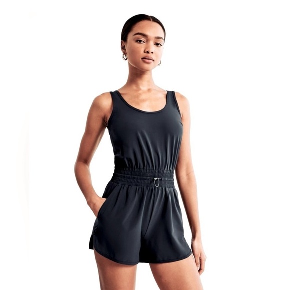 Abercrombie & Fitch Black Top - Picture 3 of 8